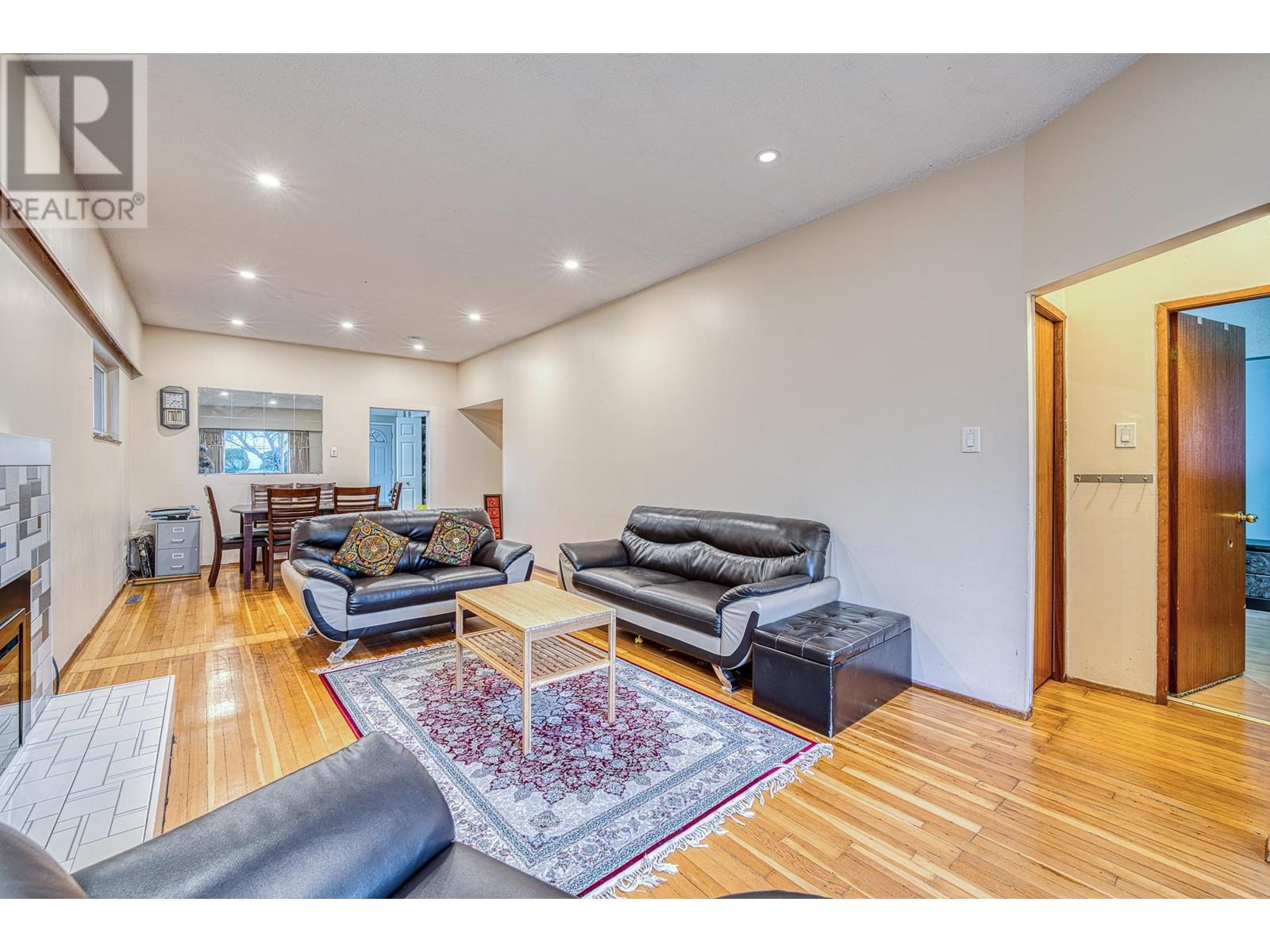 Listing Picture 11 of 33 : 620 SLOCAN STREET, Vancouver / 溫哥華 - 魯藝地產 Yvonne Lu Group - MLS Medallion Club Member