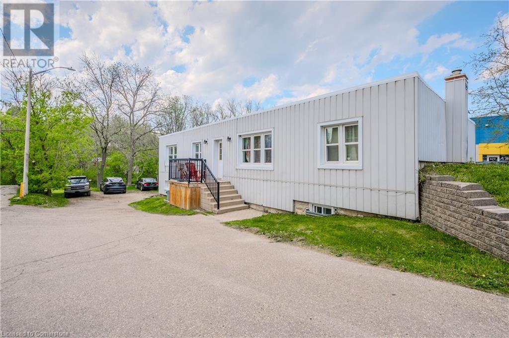 611 LANCASTER Street W, Kitchener, Ontario