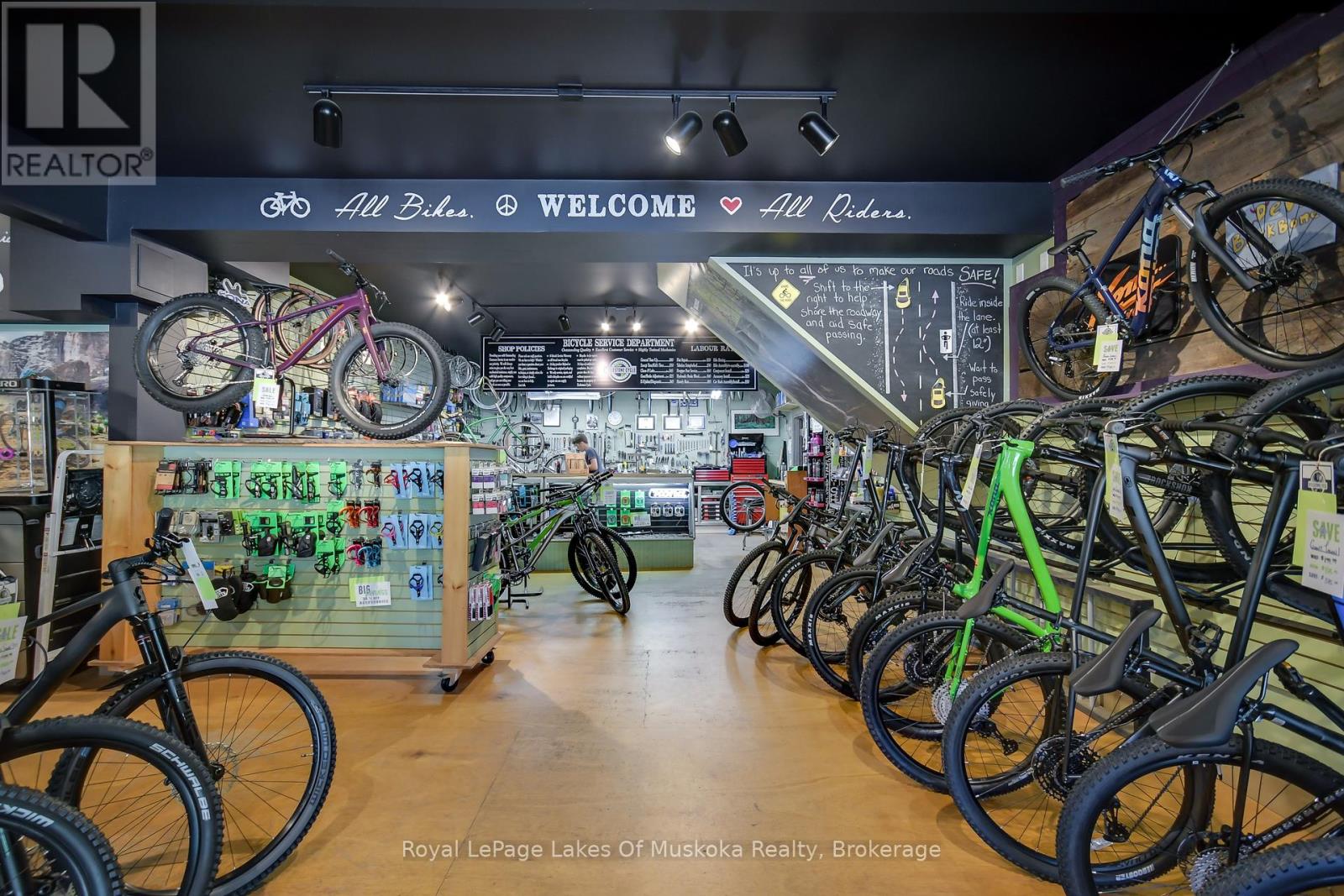 230 Ecclestone Drive, Bracebridge, Ontario  P1L 1G4 - Photo 6 - X11885879