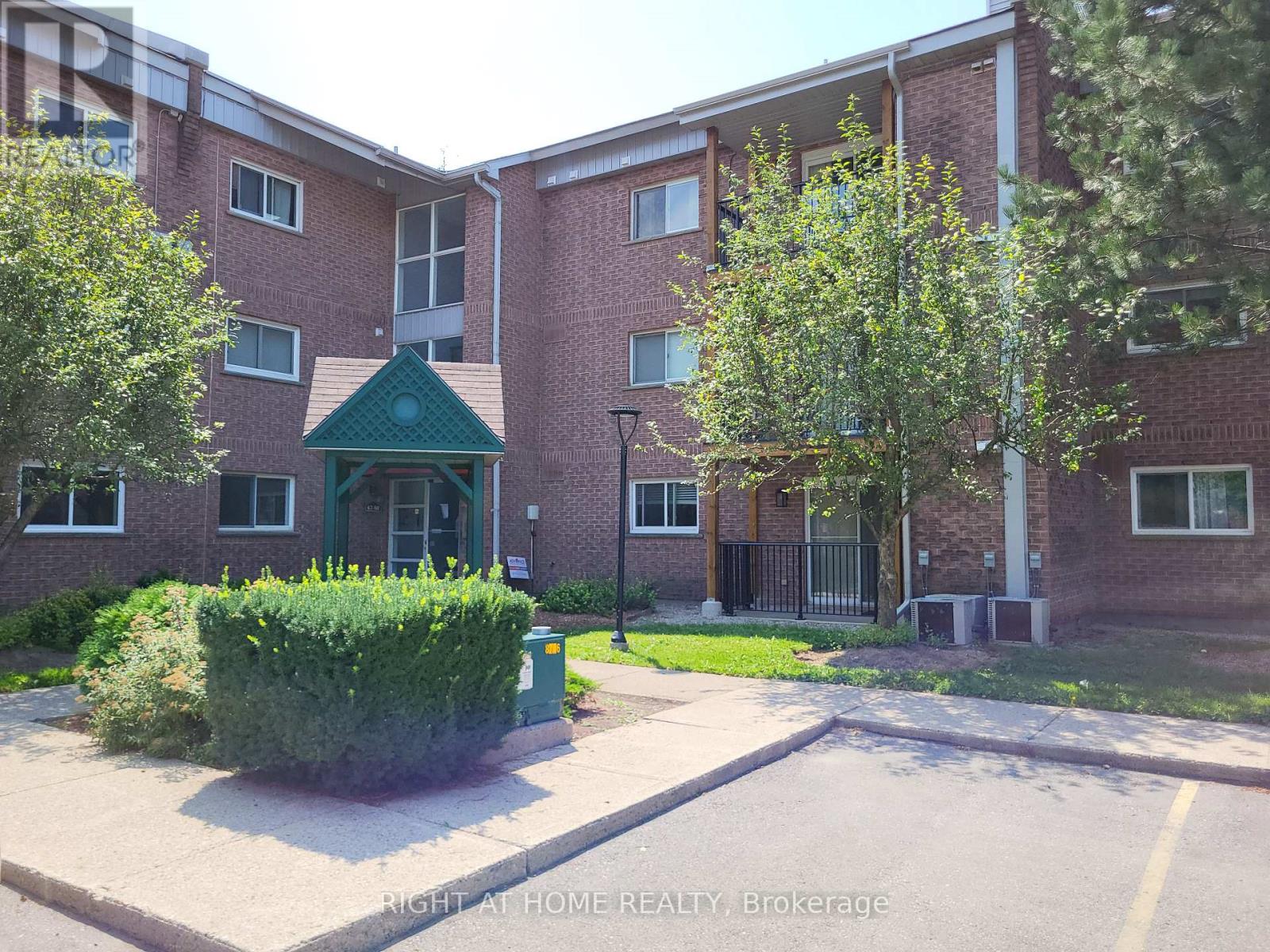 54 - 3085 Kingsway Drive, Kitchener, Ontario  N2C 2P2 - Photo 2 - X11885890