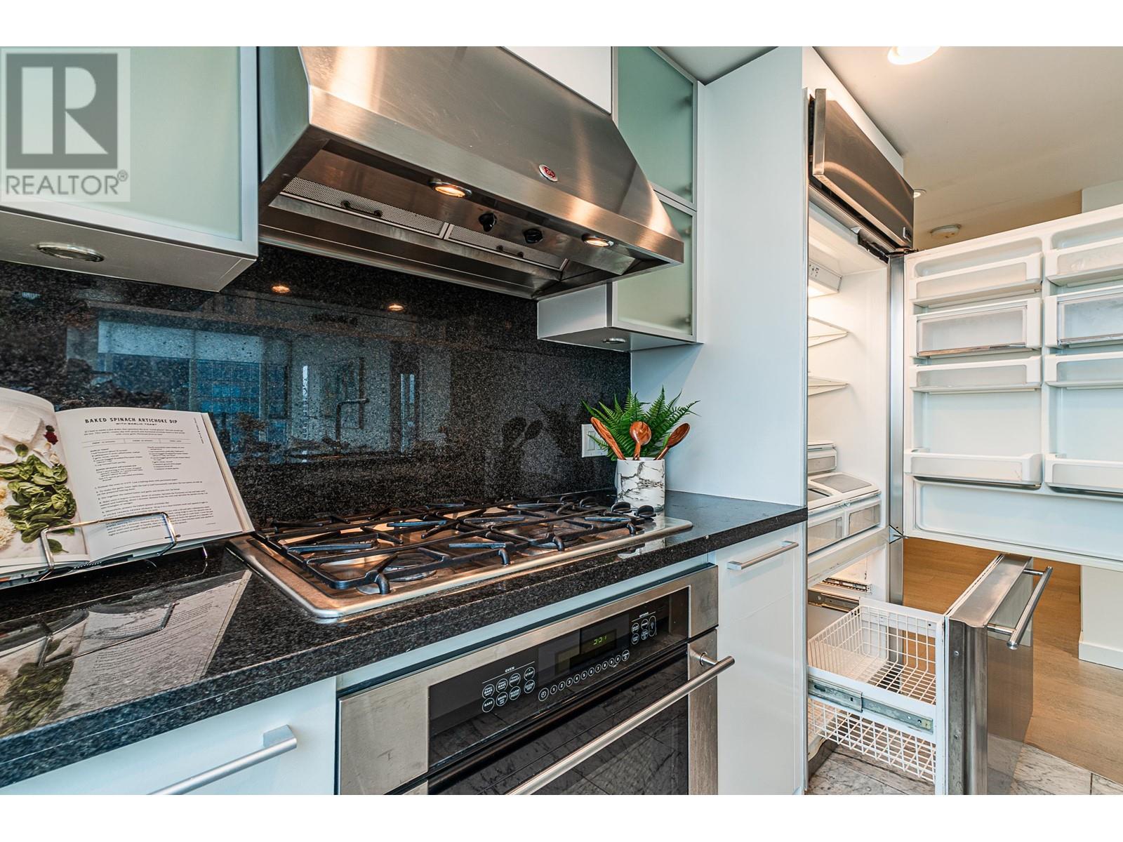 Listing Picture 6 of 29 : 3102 833 SEYMOUR STREET, Vancouver / 溫哥華 - 魯藝地產 Yvonne Lu Group - MLS Medallion Club Member