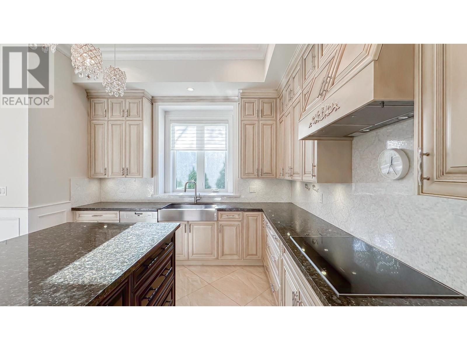 Listing Picture 13 of 40 : 4260 COVENTRY DRIVE, Richmond / 烈治文 - 魯藝地產 Yvonne Lu Group - MLS Medallion Club Member