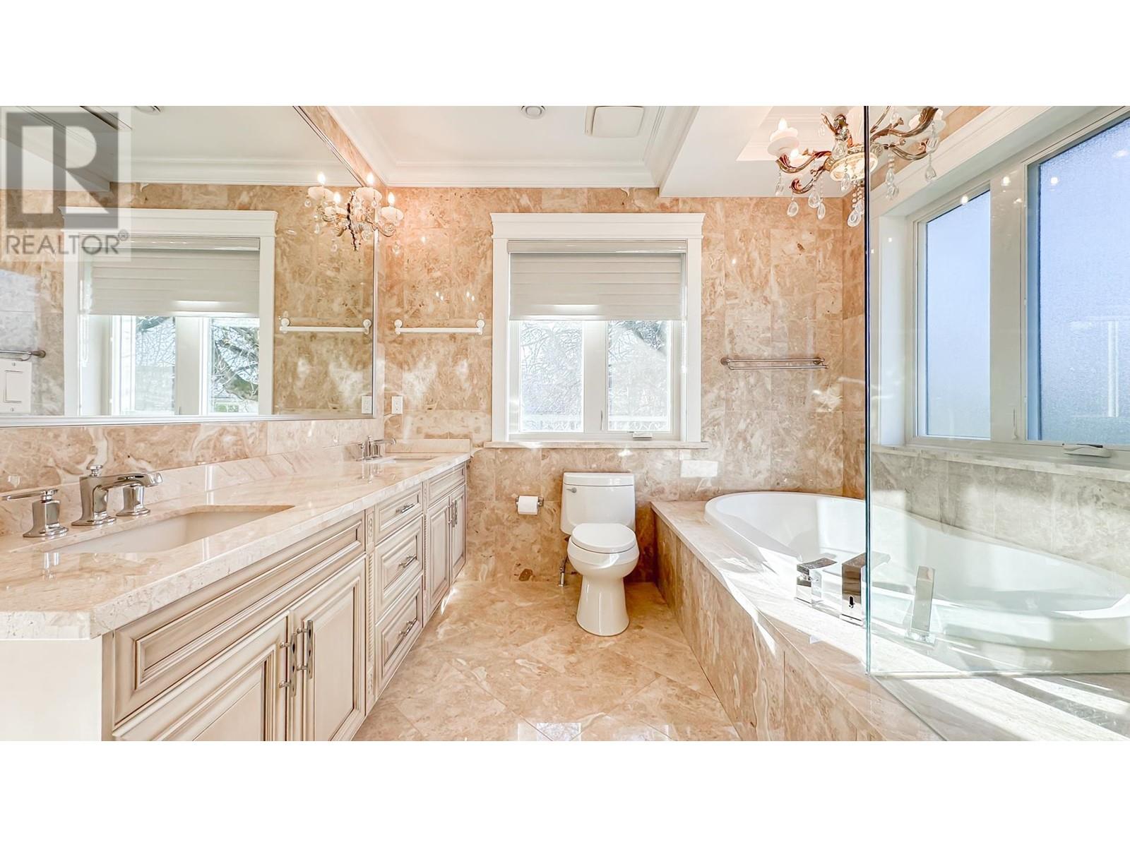 Listing Picture 33 of 40 : 4260 COVENTRY DRIVE, Richmond / 烈治文 - 魯藝地產 Yvonne Lu Group - MLS Medallion Club Member