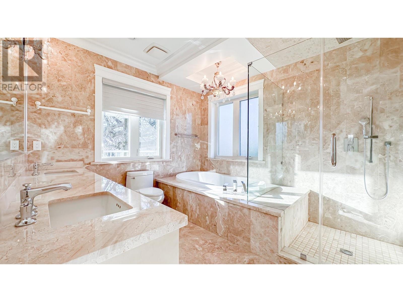 Listing Picture 32 of 40 : 4260 COVENTRY DRIVE, Richmond / 烈治文 - 魯藝地產 Yvonne Lu Group - MLS Medallion Club Member