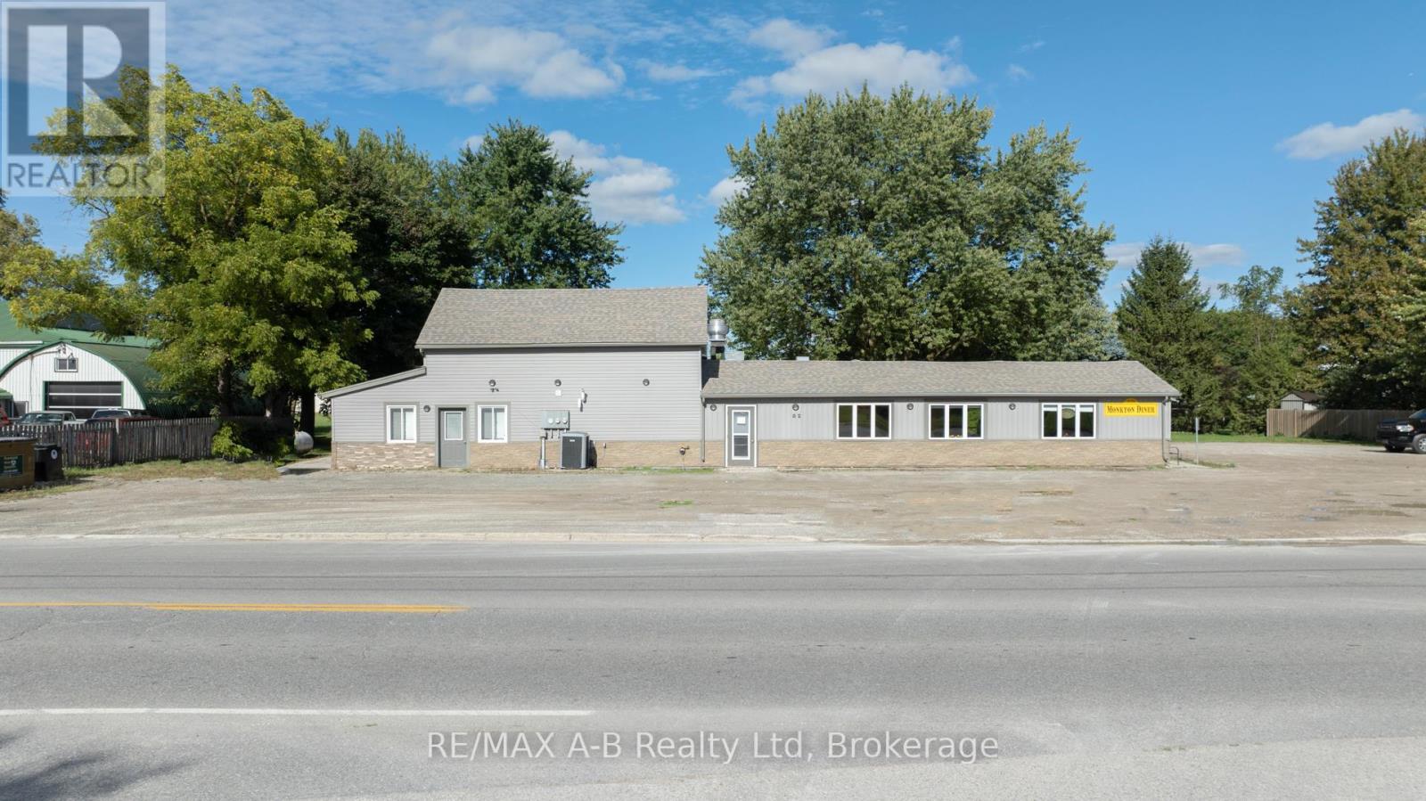 82 Maddison Street W, North Perth, Ontario  N0K 1P0 - Photo 2 - X11886067