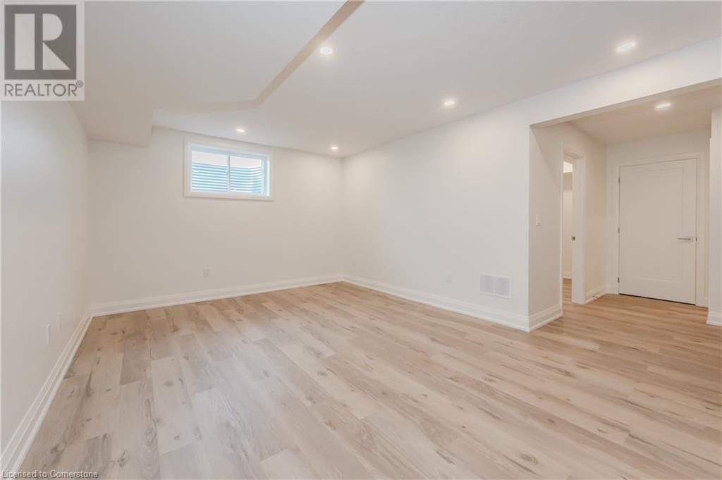 116 South Parkwood Boulevard Unit# B, Elmira, Ontario  N3B 2L1 - Photo 4 - 40684014