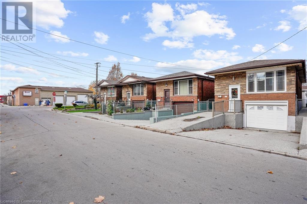 67 Burton Street, Hamilton, Ontario  L8L 3R2 - Photo 3 - 40683687