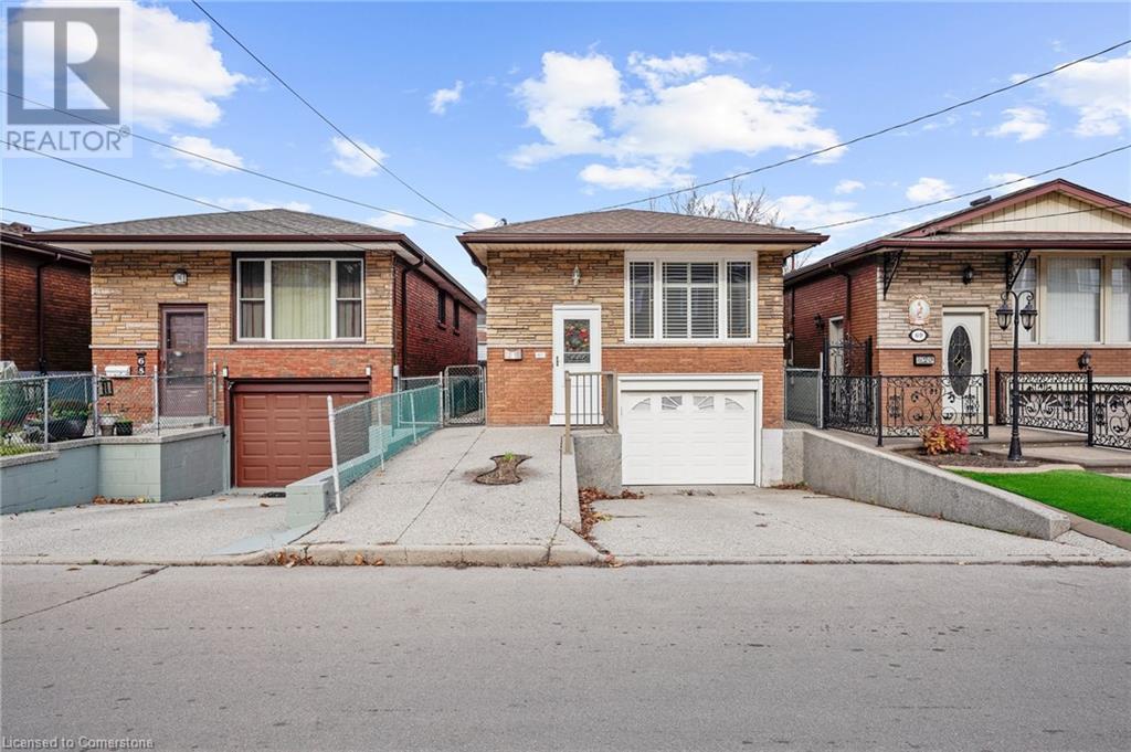 67 BURTON Street, Hamilton, Ontario