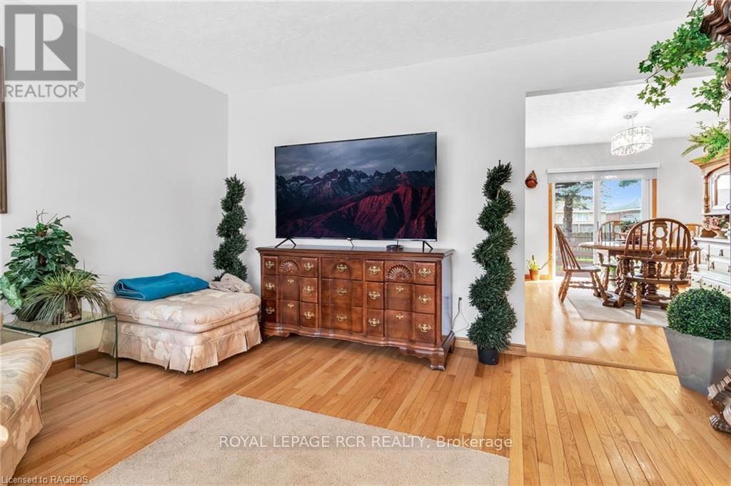 641 21st Avenue A, Hanover, Ontario  N4N 3M2 - Photo 8 - X10848762
