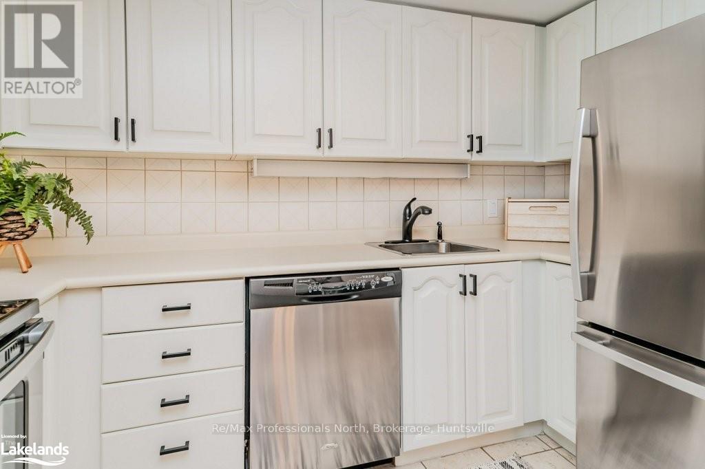 105 - 33 Deerhurst Greens Drive, Huntsville, Ontario  P1H 2J4 - Photo 9 - X10895963