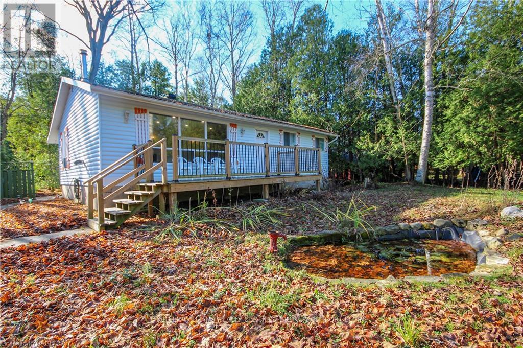 4 Lakefield Avenue, South Bruce Peninsula, Ontario  N0H 2T0 - Photo 1 - X11880024