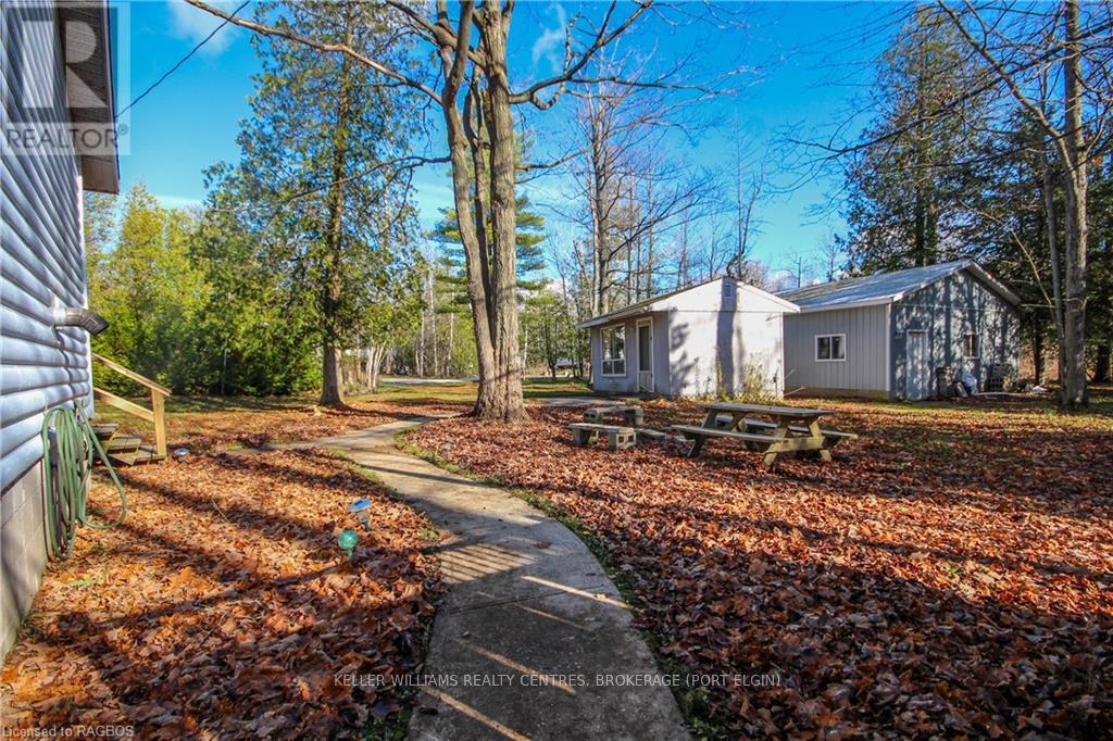 4 Lakefield Avenue, South Bruce Peninsula, Ontario  N0H 2T0 - Photo 19 - X11880024