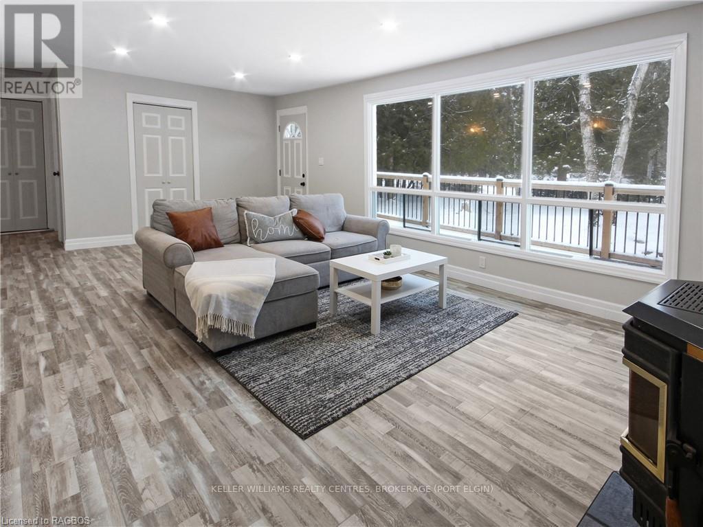 4 Lakefield Avenue, South Bruce Peninsula, Ontario  N0H 2T0 - Photo 23 - X11880024