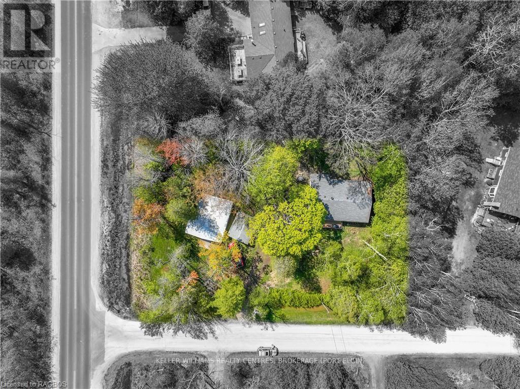 4 Lakefield Avenue, South Bruce Peninsula, Ontario  N0H 2T0 - Photo 3 - X11880024