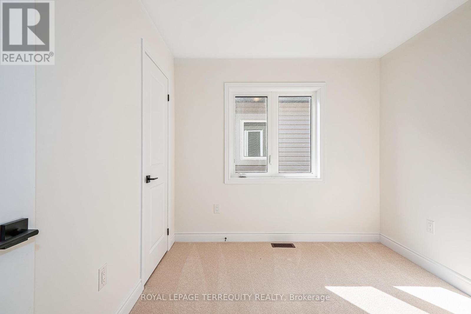 21 Mission Street, Wasaga Beach, Ontario  L0M 1S0 - Photo 17 - S11886366