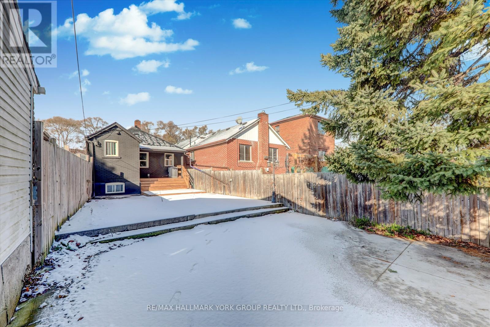 Main - 49 Cordella Avenue, Toronto, Ontario  M6N 2J7 - Photo 23 - W11886493