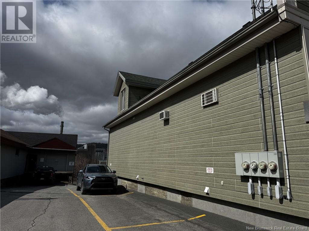 300 Victoria Street, Edmundston, New Brunswick  E3V 2J6 - Photo 6 - NB110156