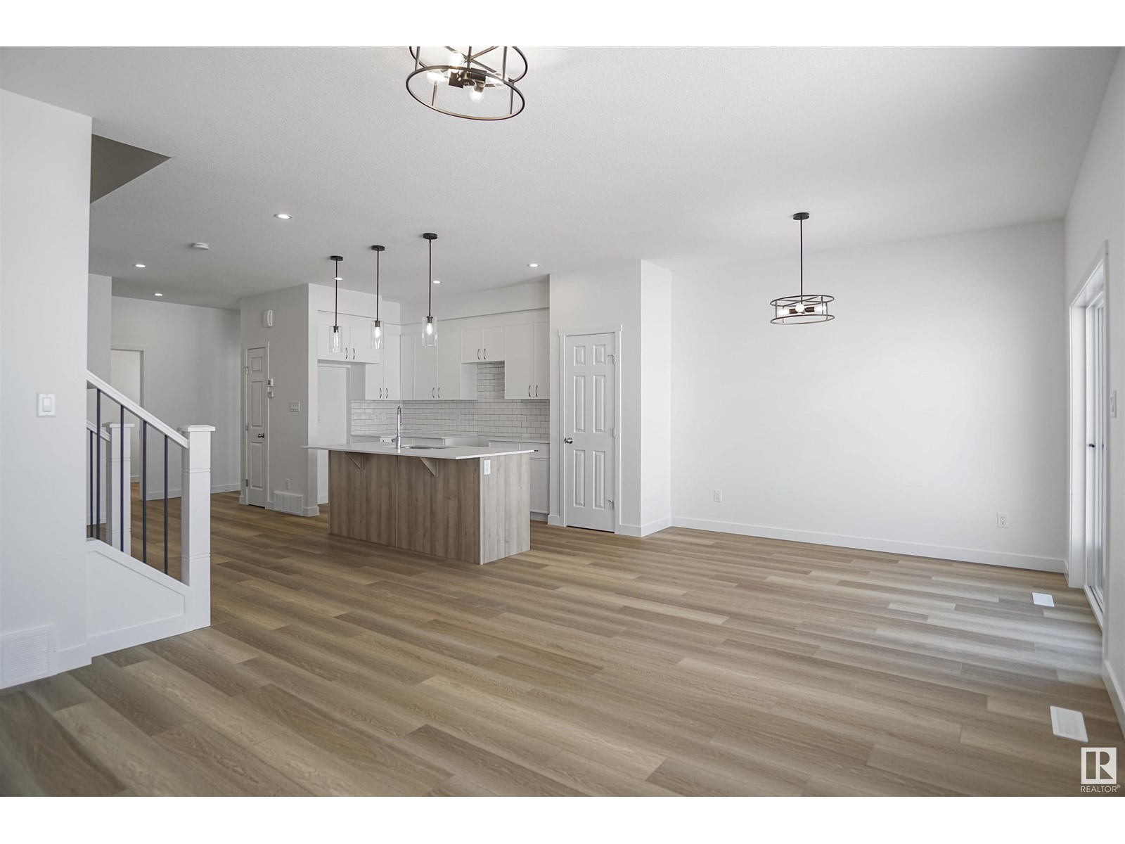 Property at 4668 177 AV NW image 5