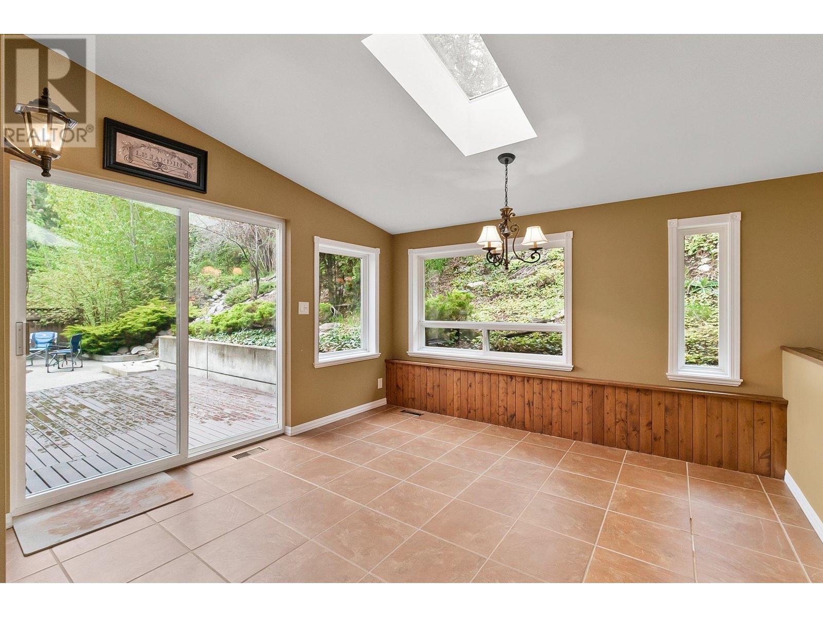 3281 Juniper Drive, Naramata, British Columbia  V0H 1N1 - Photo 15 - 10329960