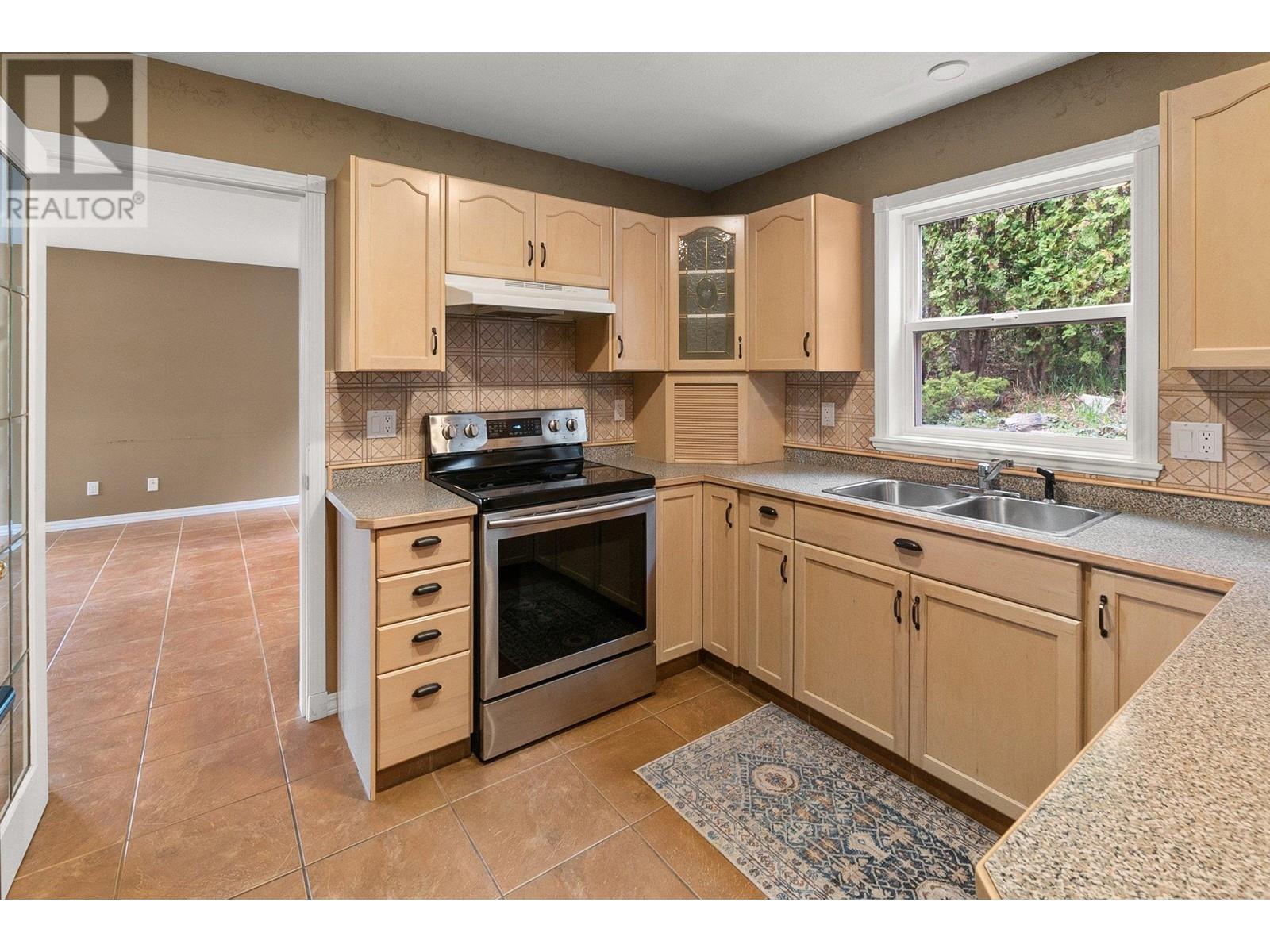 Property at 3281 Juniper Drive image 5