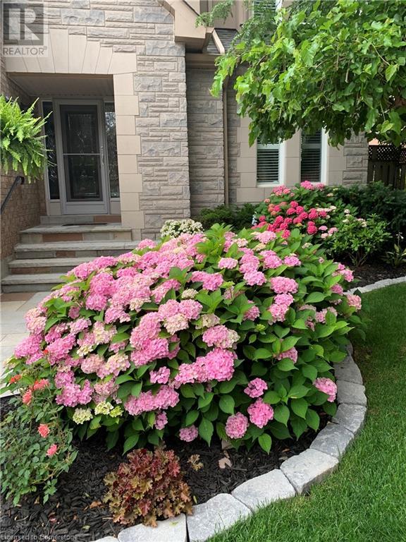 1225 Saddler CircleOakville, Ontario  L6M 2X5 - Photo 3 - 40683846