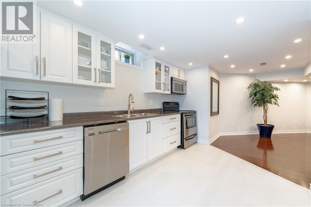 1225 Saddler CircleOakville, Ontario  L6M 2X5 - Photo 37 - 40683846
