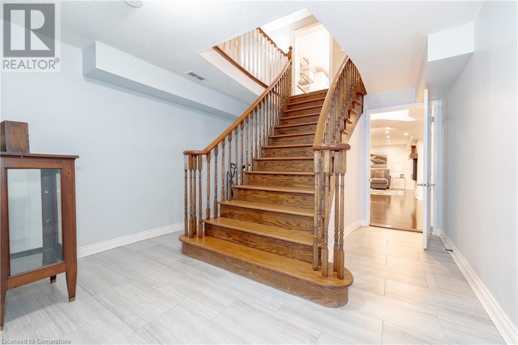 1225 Saddler CircleOakville, Ontario  L6M 2X5 - Photo 32 - 40683846