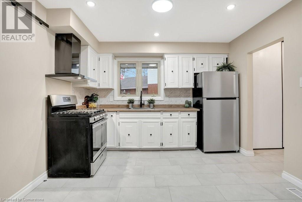 67 Kimberly Crescent Unit# Upper, Kitchener, Ontario  N2E 1C8 - Photo 14 - 40684072