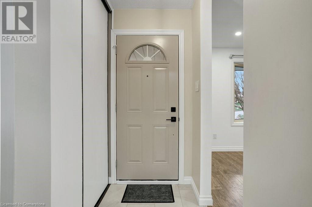 67 Kimberly Crescent Unit# Upper, Kitchener, Ontario  N2E 1C8 - Photo 5 - 40684072