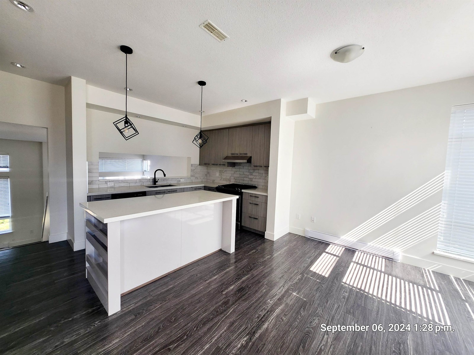 Property at 18 14057 60A AVENUE image 5