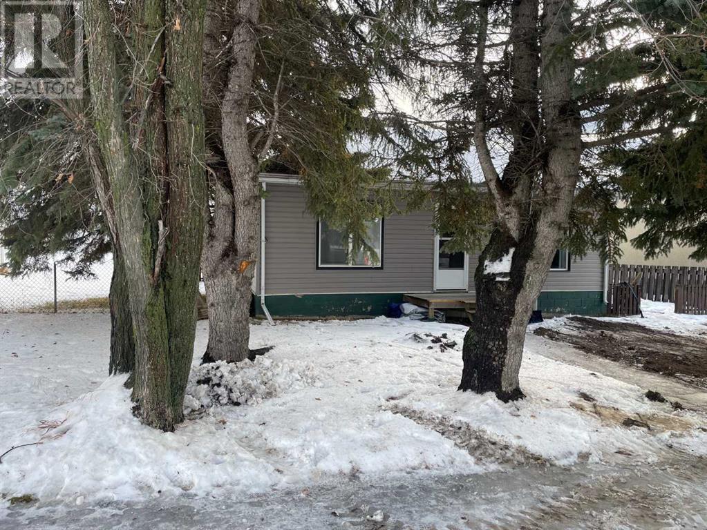Property at 5021 10 Avenue image 1