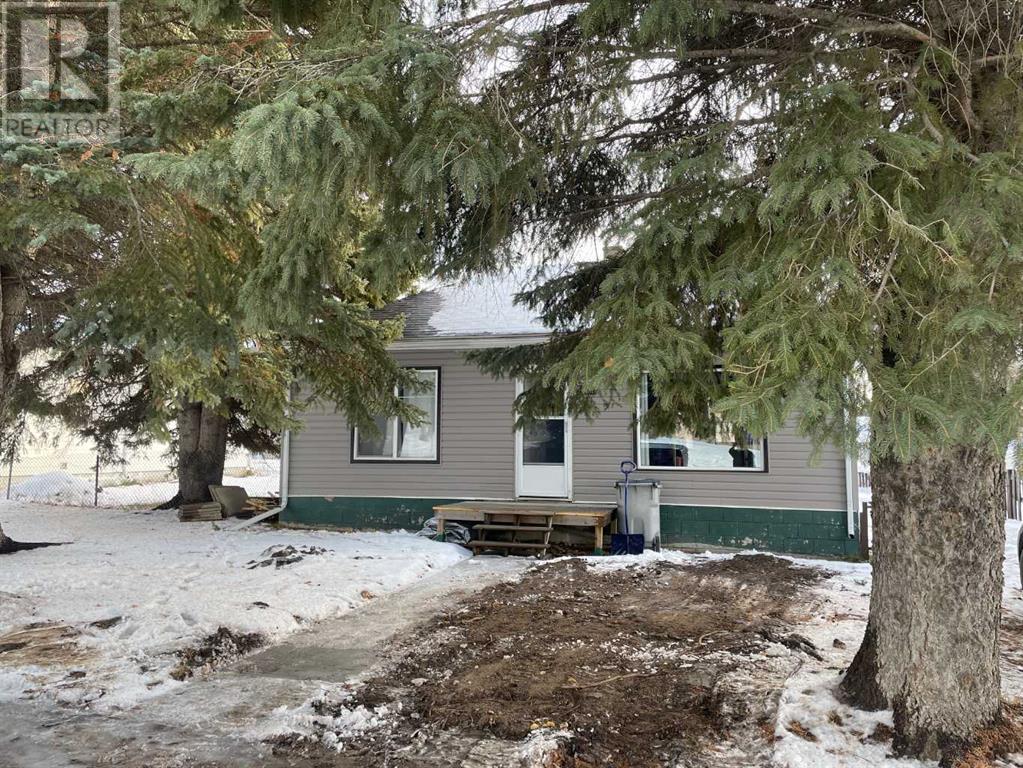 Property at 5021 10 Avenue image 2