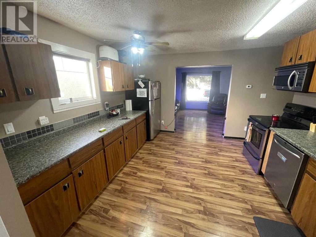 Property at 5021 10 Avenue image 5