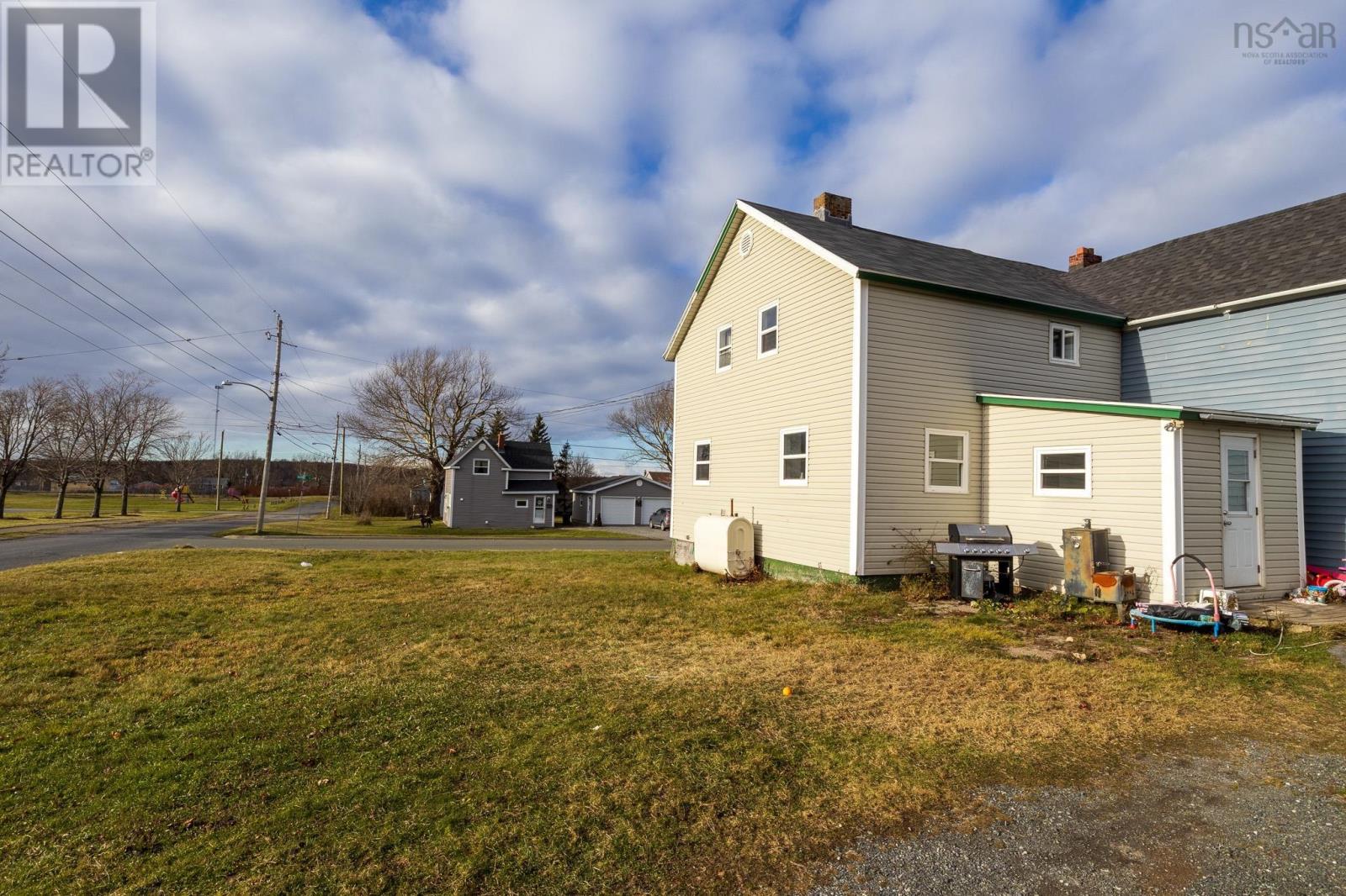 524 Second Street, New Waterford, Nova Scotia  B1H 3A6 - Photo 9 - 202428027