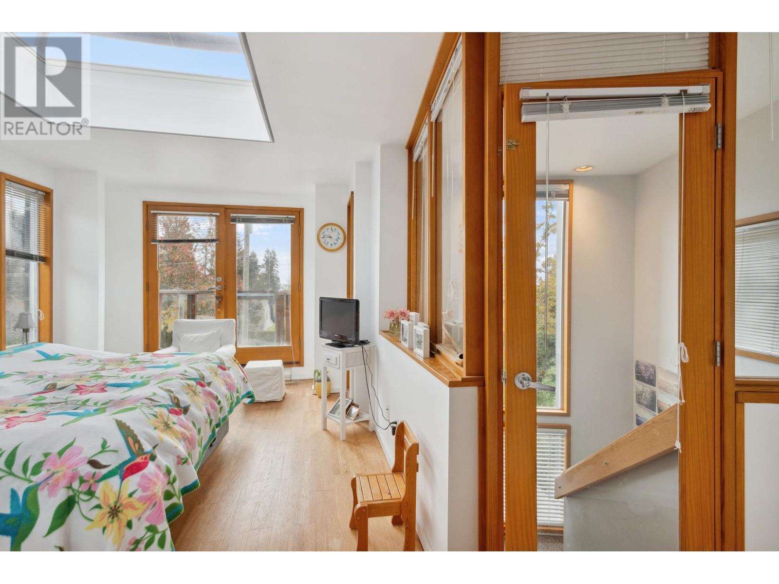 2433 Mathers Avenue, West Vancouver, British Columbia V7V 2H9 - Photo 11 - R2949449