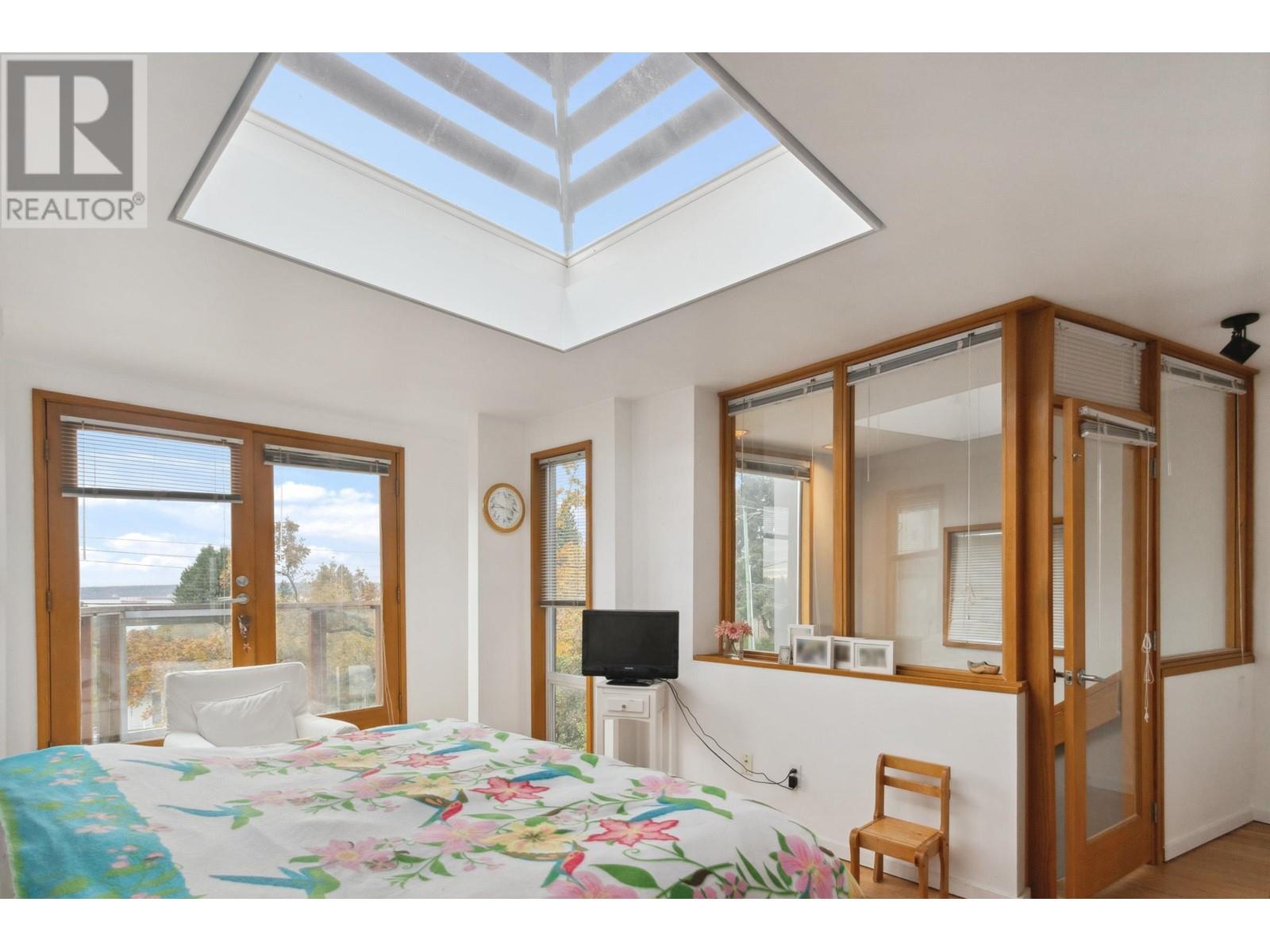 2433 Mathers Avenue, West Vancouver, British Columbia V7V 2H9 - Photo 12 - R2949449