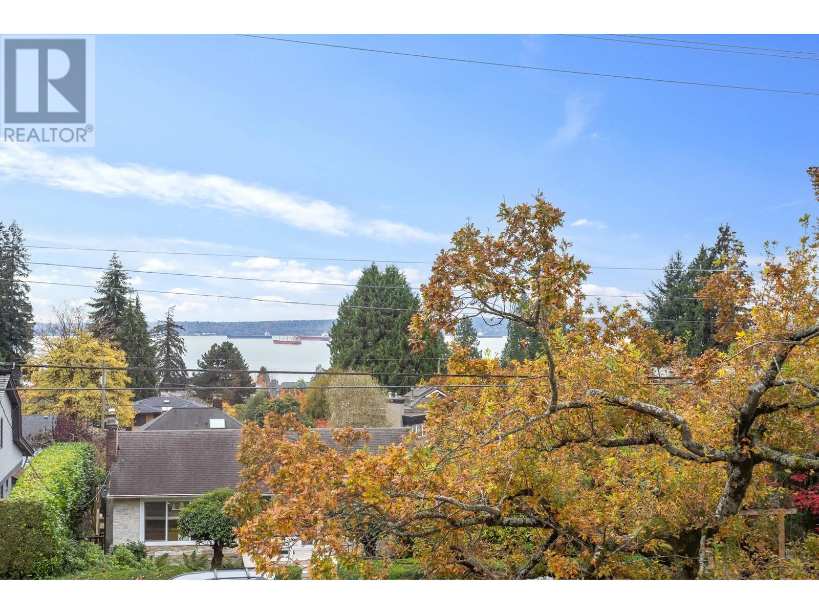 2433 Mathers Avenue, West Vancouver, British Columbia V7V 2H9 - Photo 16 - R2949449