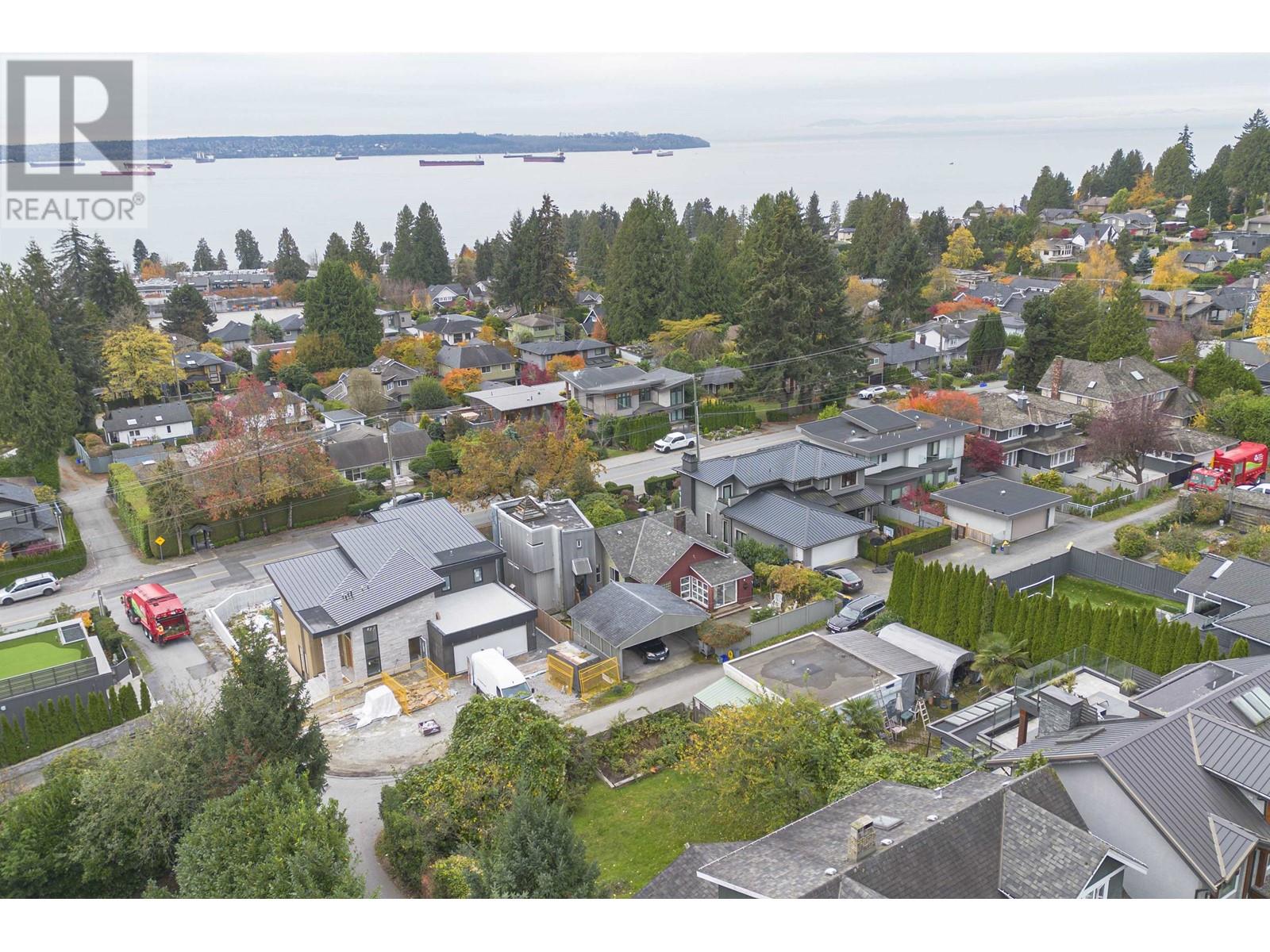 2433 Mathers Avenue, West Vancouver, British Columbia V7V 2H9 - Photo 39 - R2949449