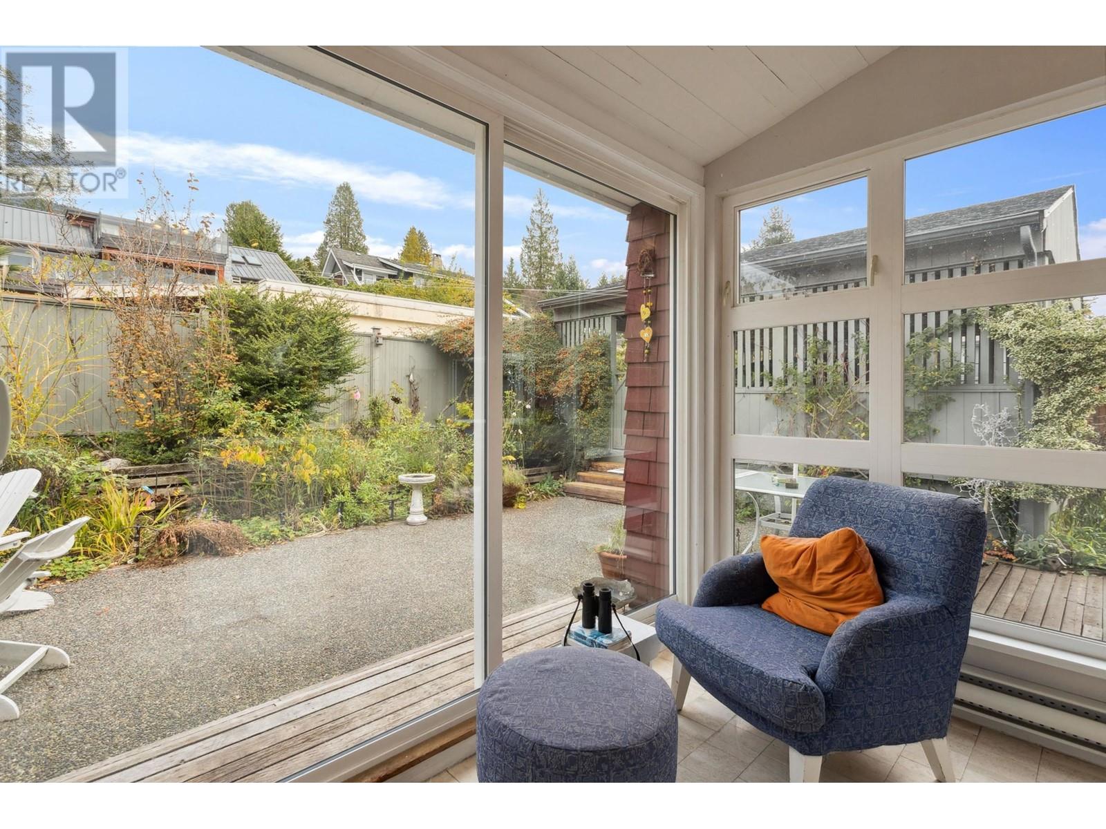 2433 Mathers Avenue, West Vancouver, British Columbia V7V 2H9 - Photo 8 - R2949449