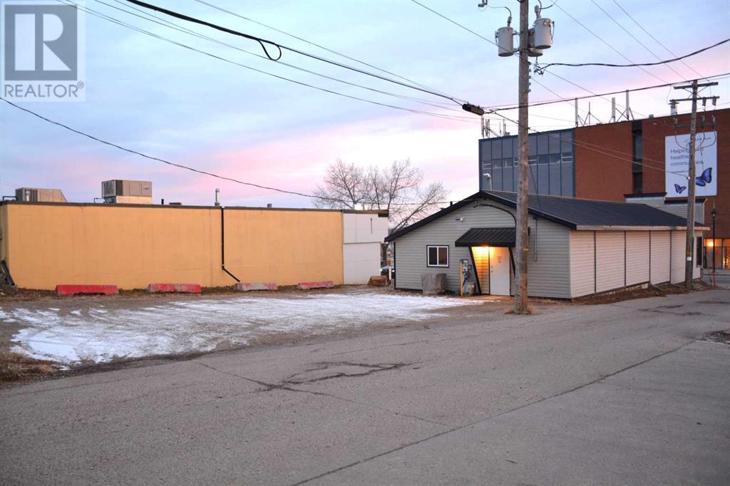 Property at 4928 4 Avenue image 4