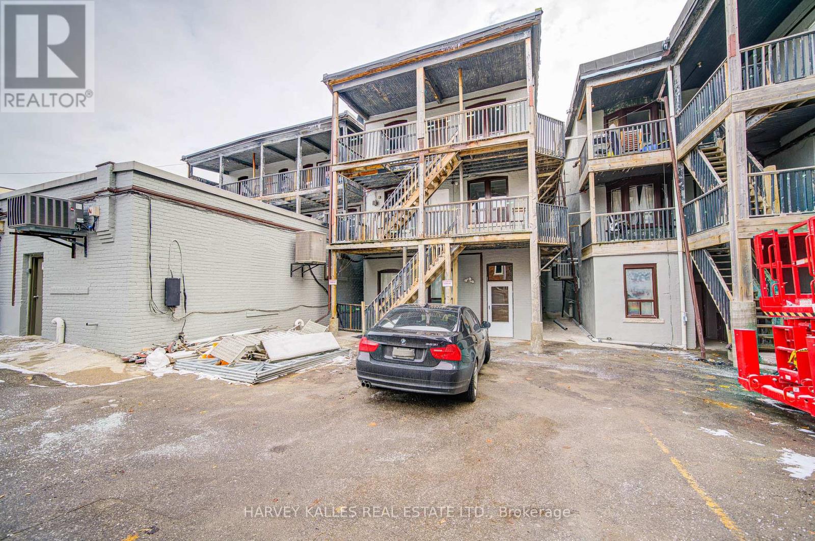 2 - 1074 St Clair Avenue W, Toronto, Ontario  M6E 3H3 - Photo 38 - C11823925