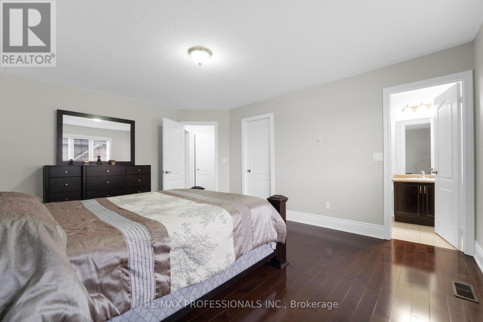 104 Bloomsbury Avenue, Brampton, Ontario  L6P 2X1 - Photo 28 - W11886689