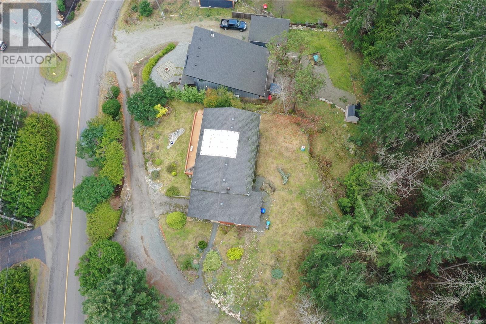 Property at 3074 Dolphin Dr image 5