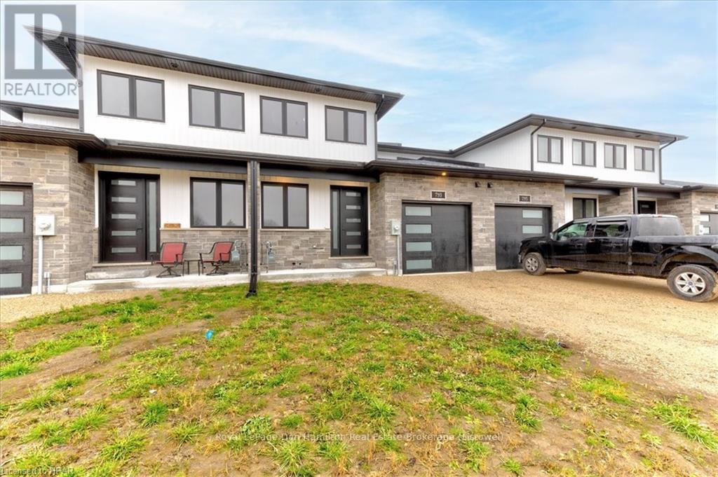 793 Bryans Drive, Huron East, Ontario  N0G 1H0 - Photo 3 - X11880268