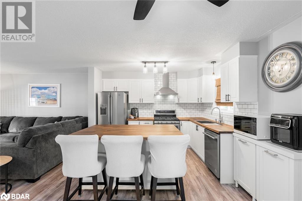 10 Clarence Avenue, Penetanguishene, Ontario  L9M 1A9 - Photo 6 - 40680645