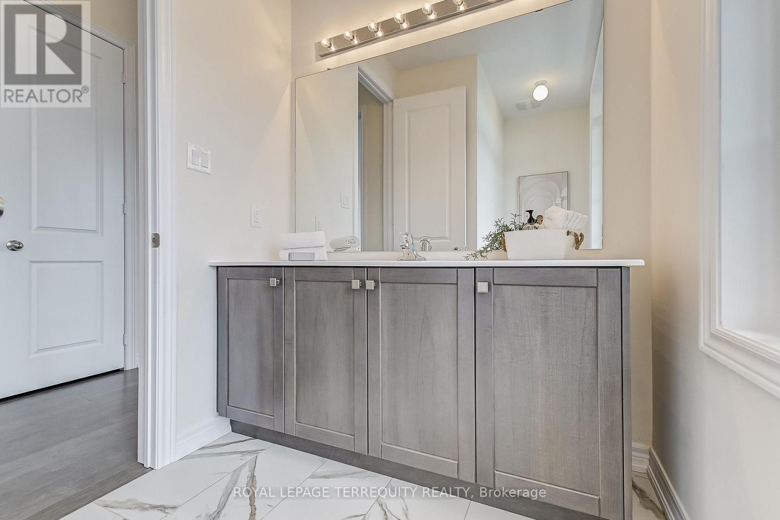 244 Mckean Drive, Whitchurch-Stouffville, Ontario  L4A 5C2 - Photo 6 - N11885860