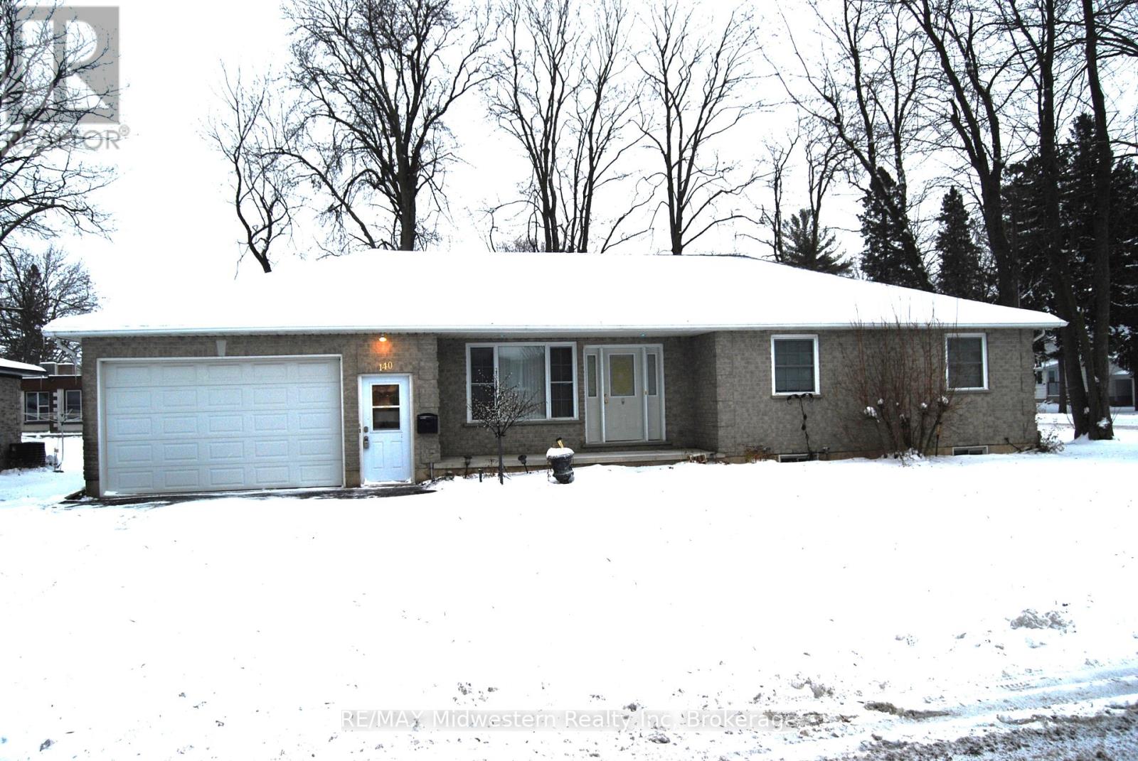 140 John Street N, Minto, Ontario  N0G 1Z0 - Photo 2 - X11884476