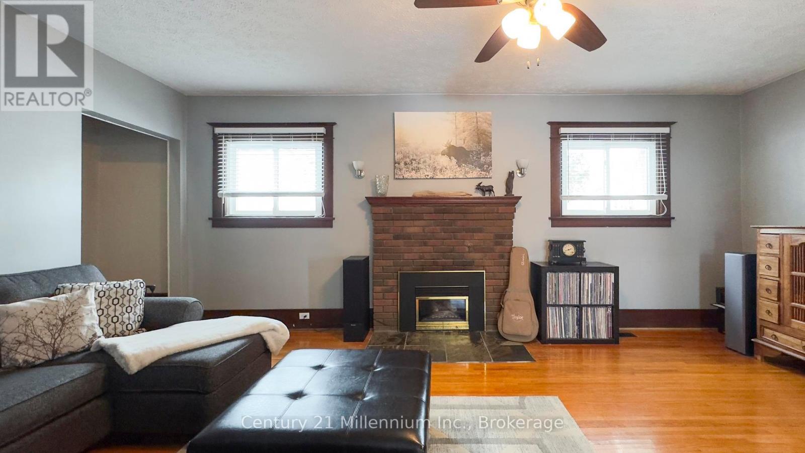 271 9th Street, Hanover, Ontario  N4N 1L3 - Photo 12 - X11886976