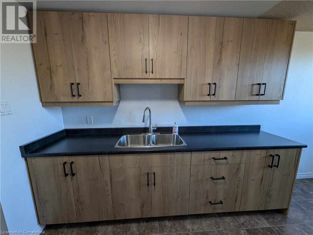 4 Avalon Place Unit# 202, Kitchener, Ontario  N2M 4N6 - Photo 5 - 40675975