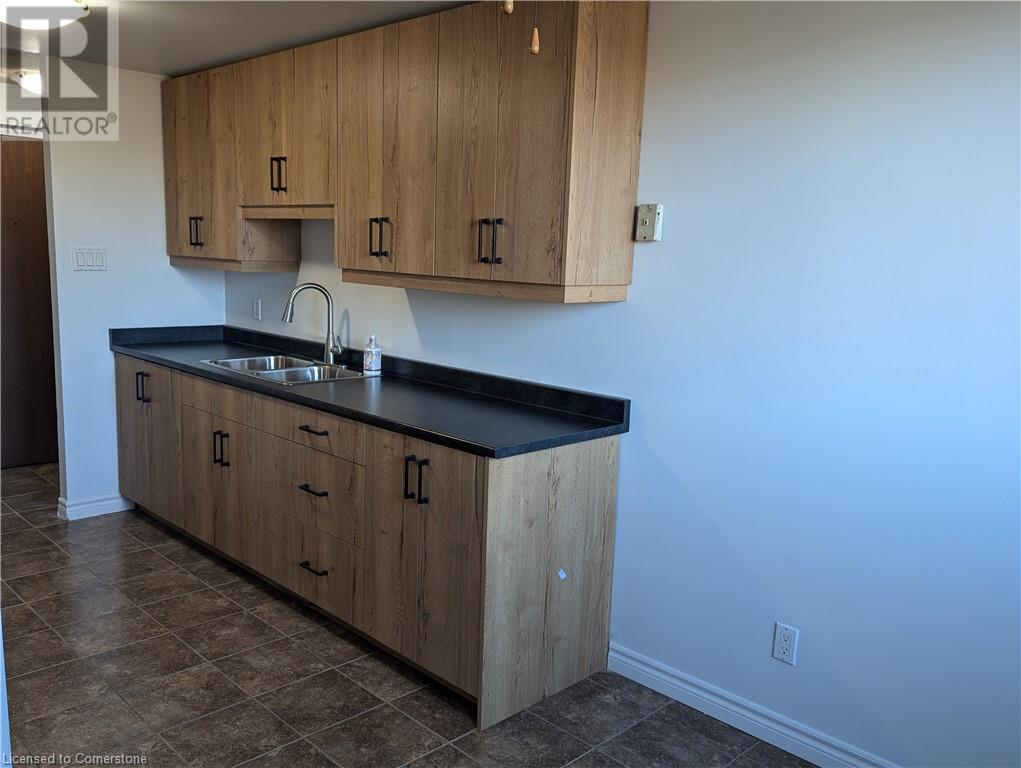4 Avalon Place Unit# 202, Kitchener, Ontario  N2M 4N6 - Photo 6 - 40675975